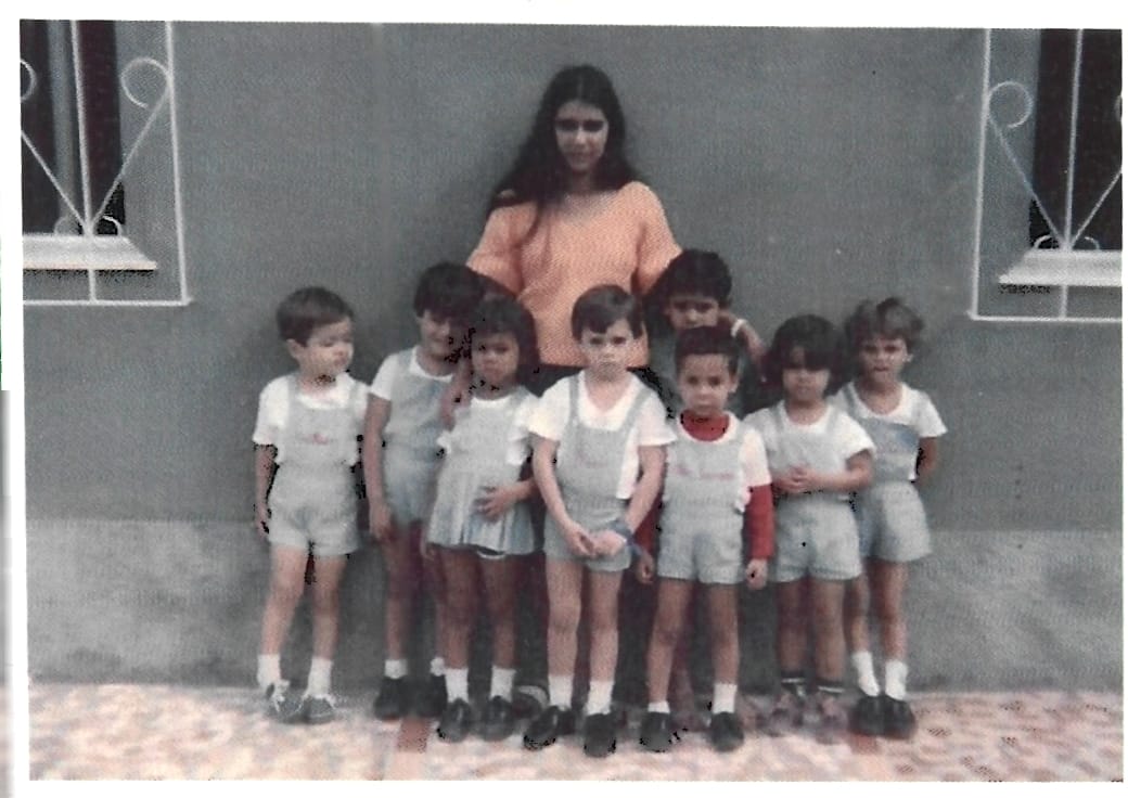 Crianças aprendendo juntas